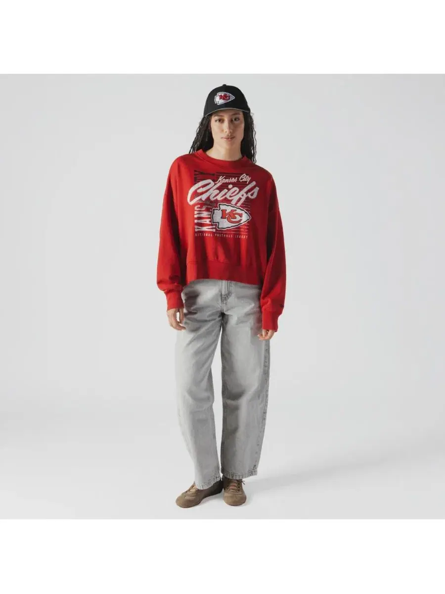 New Era Женская красная толстовка с круглым вырезом в стиле ретро Kansas City Chiefs с эффектом — изображение 3 из 5, красный