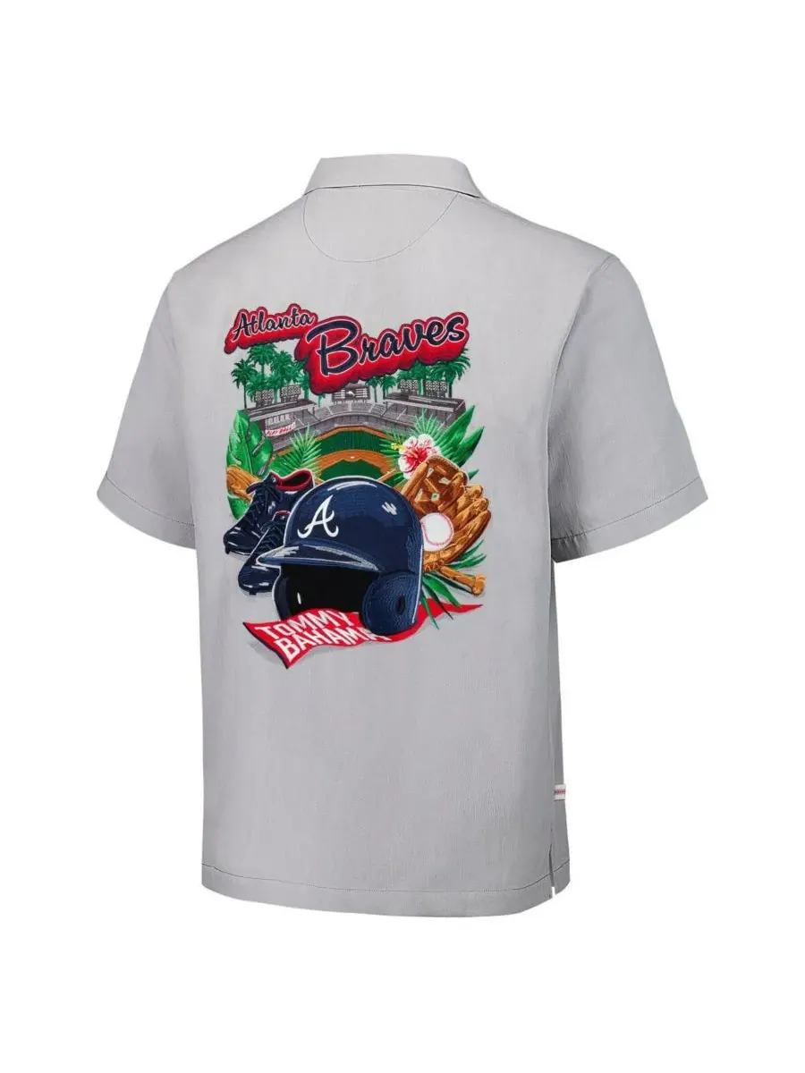 Tommy Bahama Мужская серая шелковая рубашка на пуговицах с надписью "Atlanta Braves Hit and Run" — изображение 2 из 3, серый