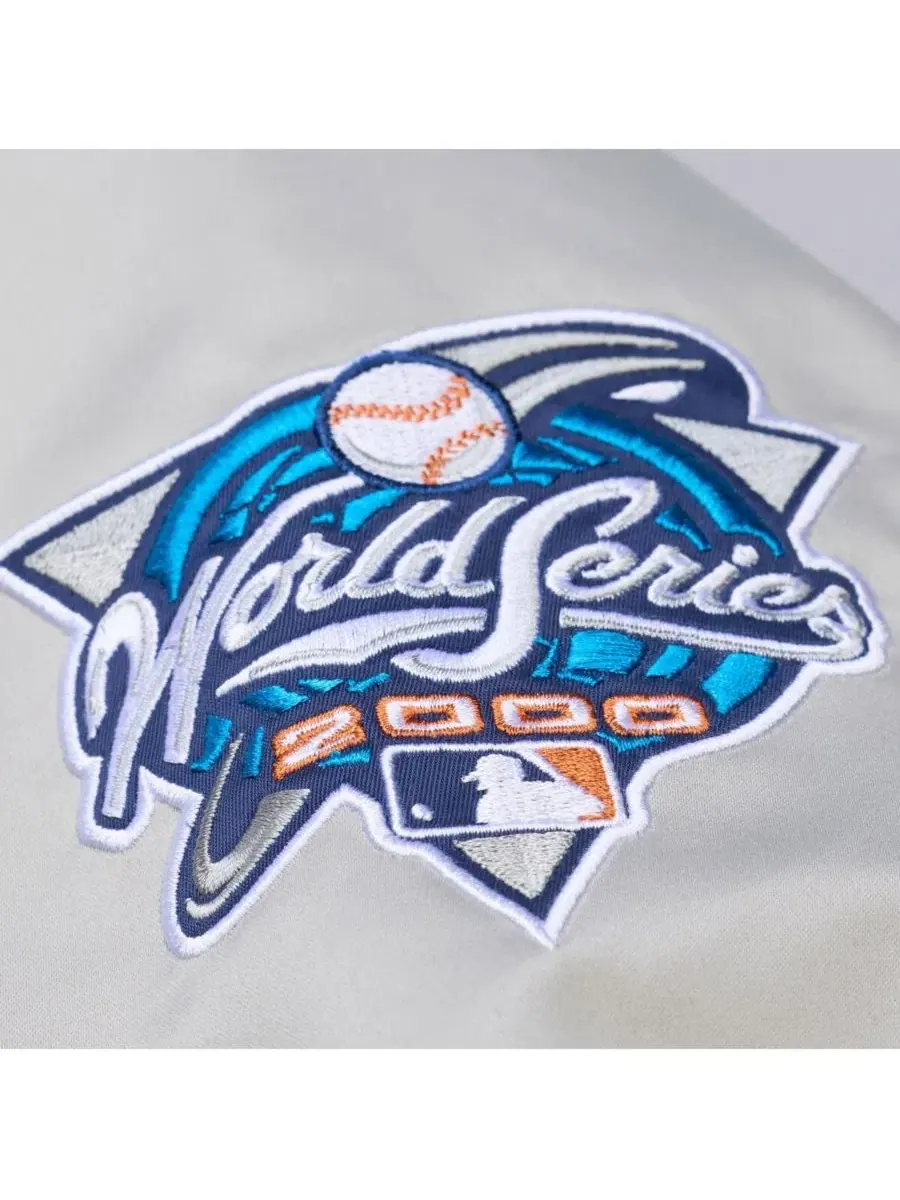 Куртка-бомбер легкая сатиновая New York Yankees Thunderstorm Head Coach Mitchell & Ness — изображение 2 из 4, серый