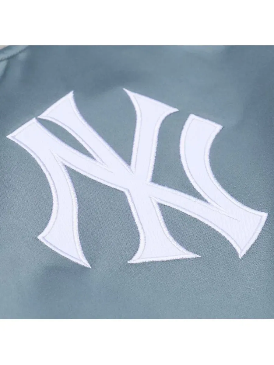Куртка-бомбер легкая сатиновая New York Yankees Thunderstorm Head Coach Mitchell & Ness — изображение 3 из 4, серый