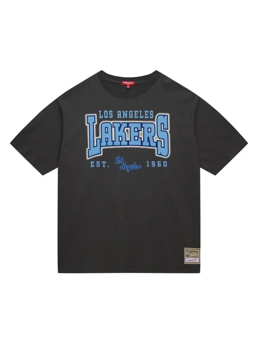 Mitchell & Ness Женская футболка оверсайз в стиле «бойфренд» с символикой Los Angeles Lakers — изображение 2 из 5