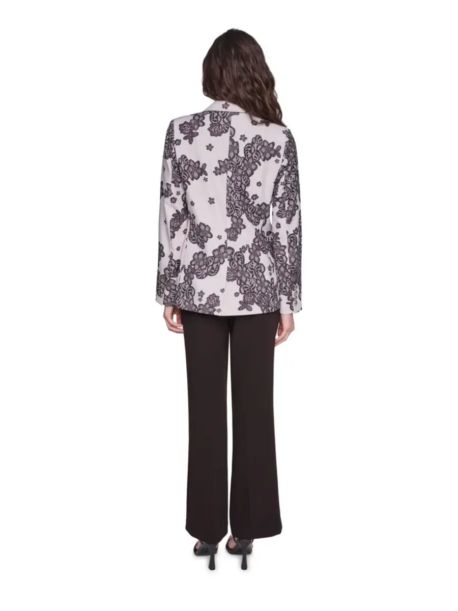 Жакет с цветочным кружевным принтом Petite Floral Lace Blazer KARL LAGERFELD PARIS, Birch Chocolate — изображение 5 из 7