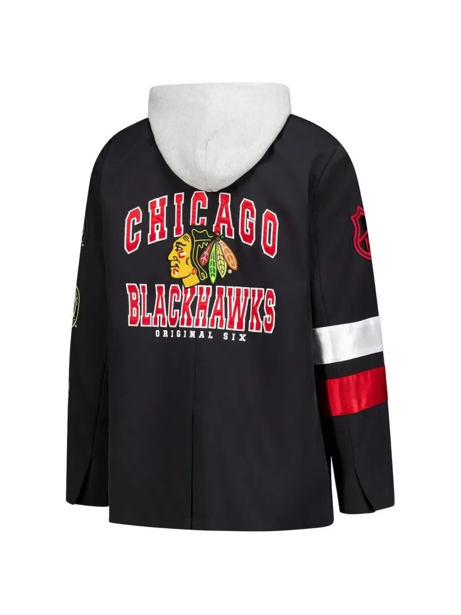 Женский блейзер с капюшоном, с принтом, Chicago Blackhawks The Wild Collective — изображение 3 из 4, черный