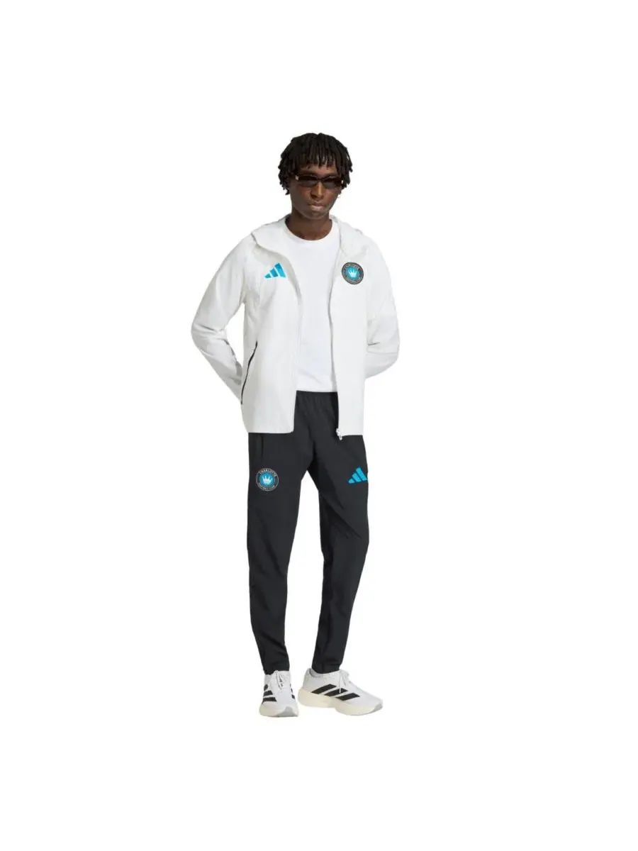 Ветровка-анорак с капюшоном Charlotte FC Tiro Travel adidas — изображение 2 из 3, белый