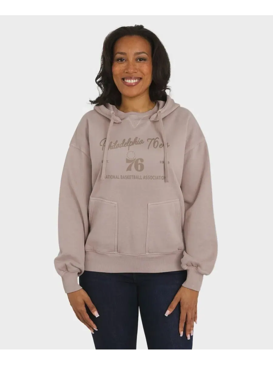 Худи с капюшоном Philadephia 76ers Washed Pullover Crewdie WEAR by Erin Andrews — изображение 4 из 5, бежевый