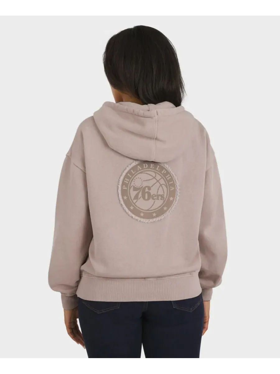 Худи с капюшоном Philadephia 76ers Washed Pullover Crewdie WEAR by Erin Andrews — изображение 5 из 5, бежевый
