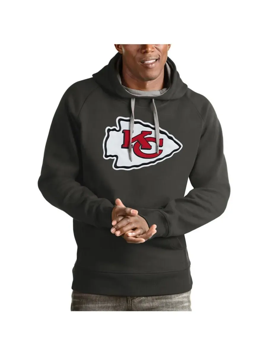 Antigua Мужская толстовка с капюшоном цвета угольно-серого цвета с символикой Kansas City Chiefs