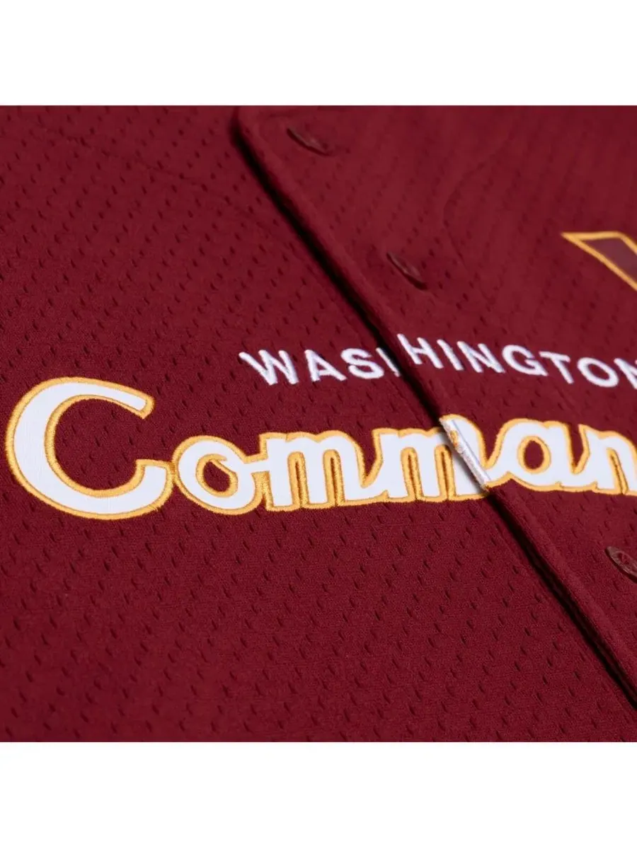 Футболка с полной застежкой на пуговицы, с сетчатой тканью, Washington Commanders Mitchell & Ness — изображение 3 из 5