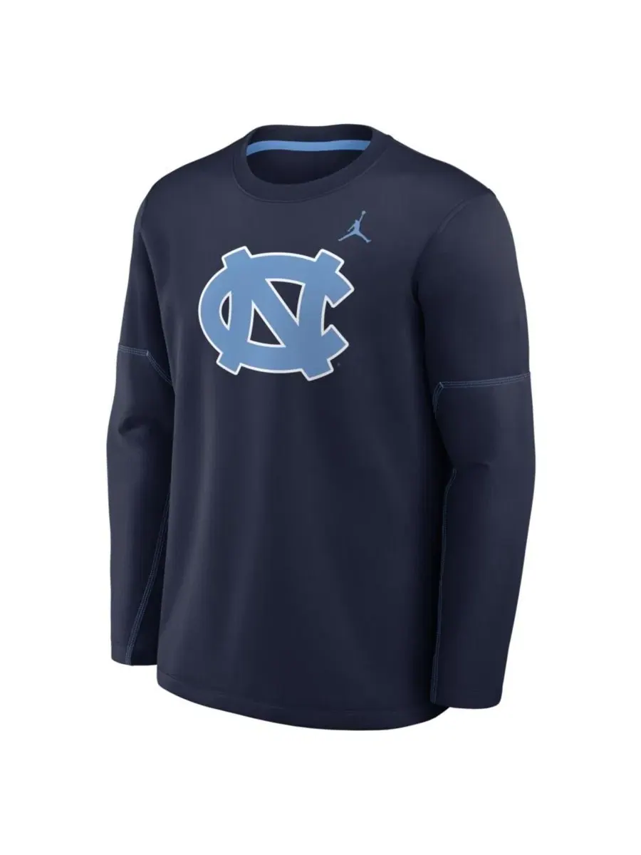 Мужская футболка с длинным рукавом North Carolina Tar Heels 2026 Sideline Coaches Therma-FIT Jordan — изображение 2 из 3