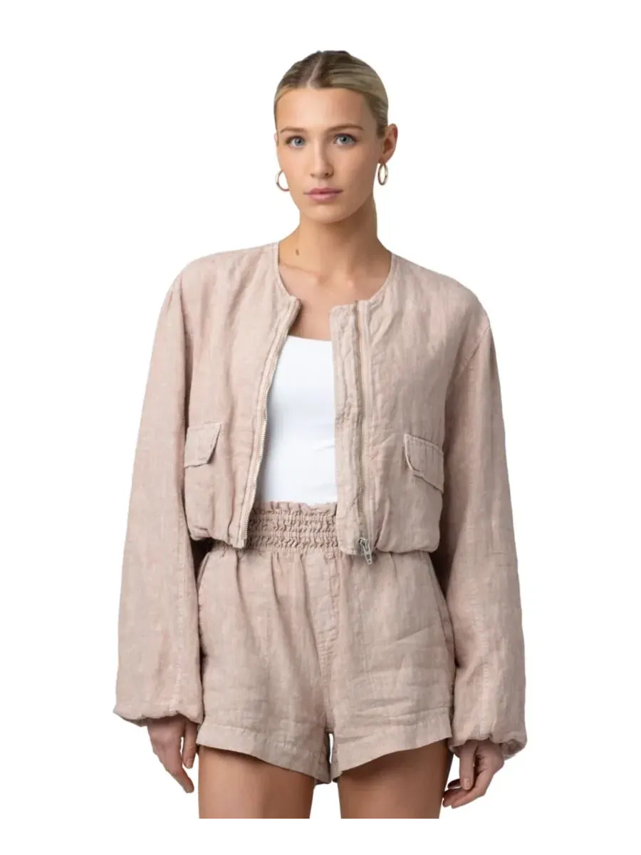 Женская куртка без воротника на молнии, модель Collarless Zipper Jacket BLANK NYC, Read My Lips — изображение 4 из 6