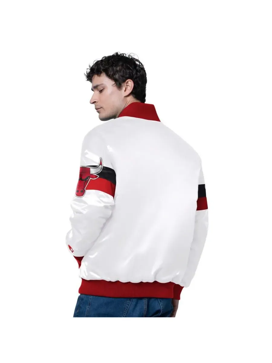 Starter Мужская белая атласная куртка Chicago Bulls Triple Option Varsity с застежкой на кнопках — изображение 2 из 2, белый