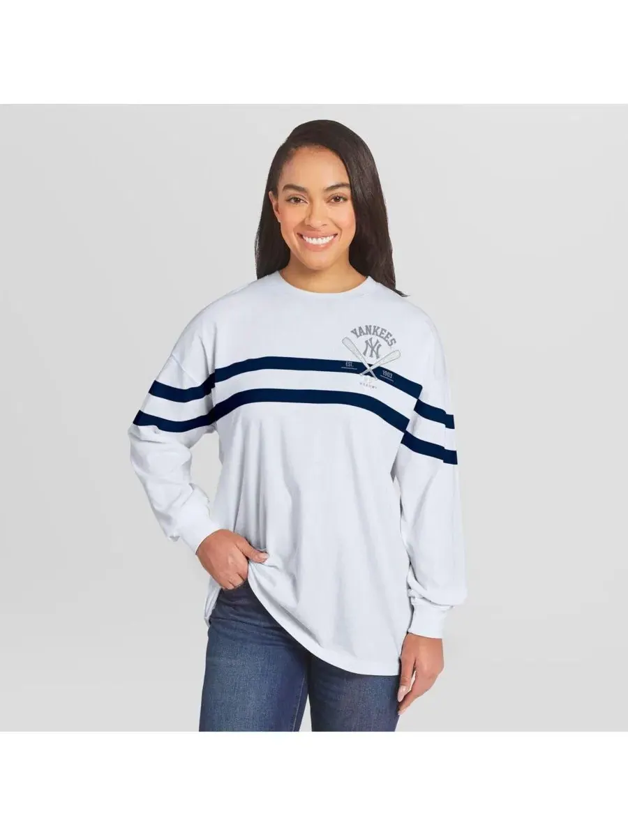 Женская белая футболка New York Yankees оверсайз с длинными рукавами в полоску Wear By Erin Andrews