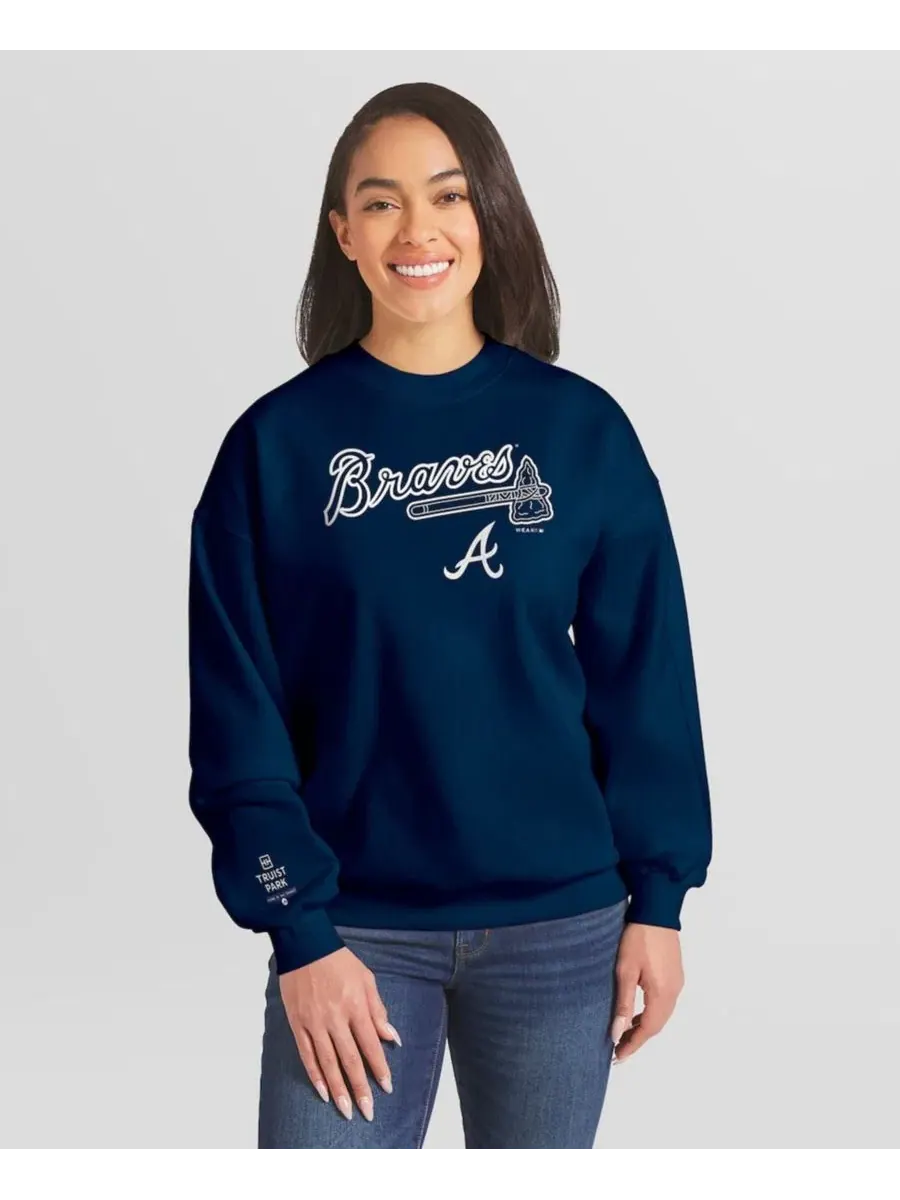 Женский свитшот с круглым вырезом Atlanta Braves Heavyweight Crew Neck WEAR by Erin Andrews
