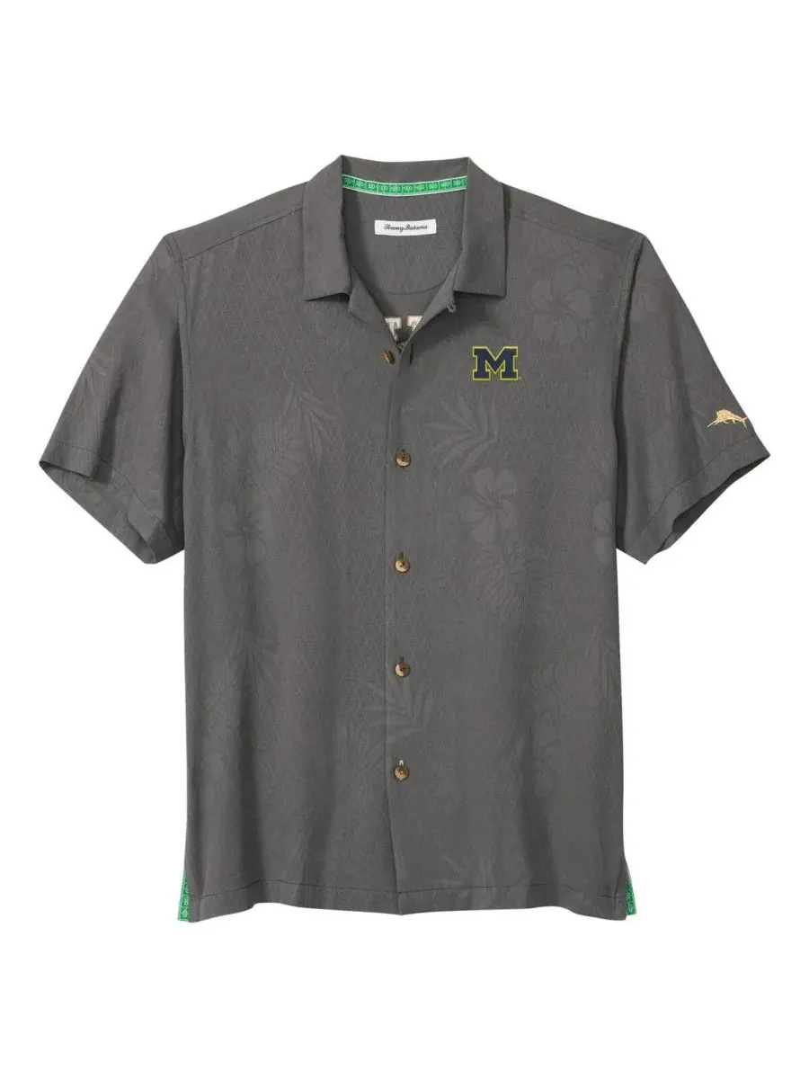 Tommy Bahama Мужская серая футболка на пуговицах Michigan Wolverines Catch of the Day Camp — изображение 2 из 3, серый
