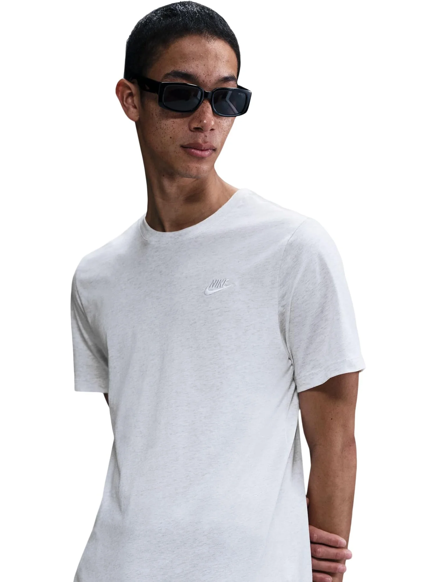 Футболка Nike Sportswear Club Tee — 3