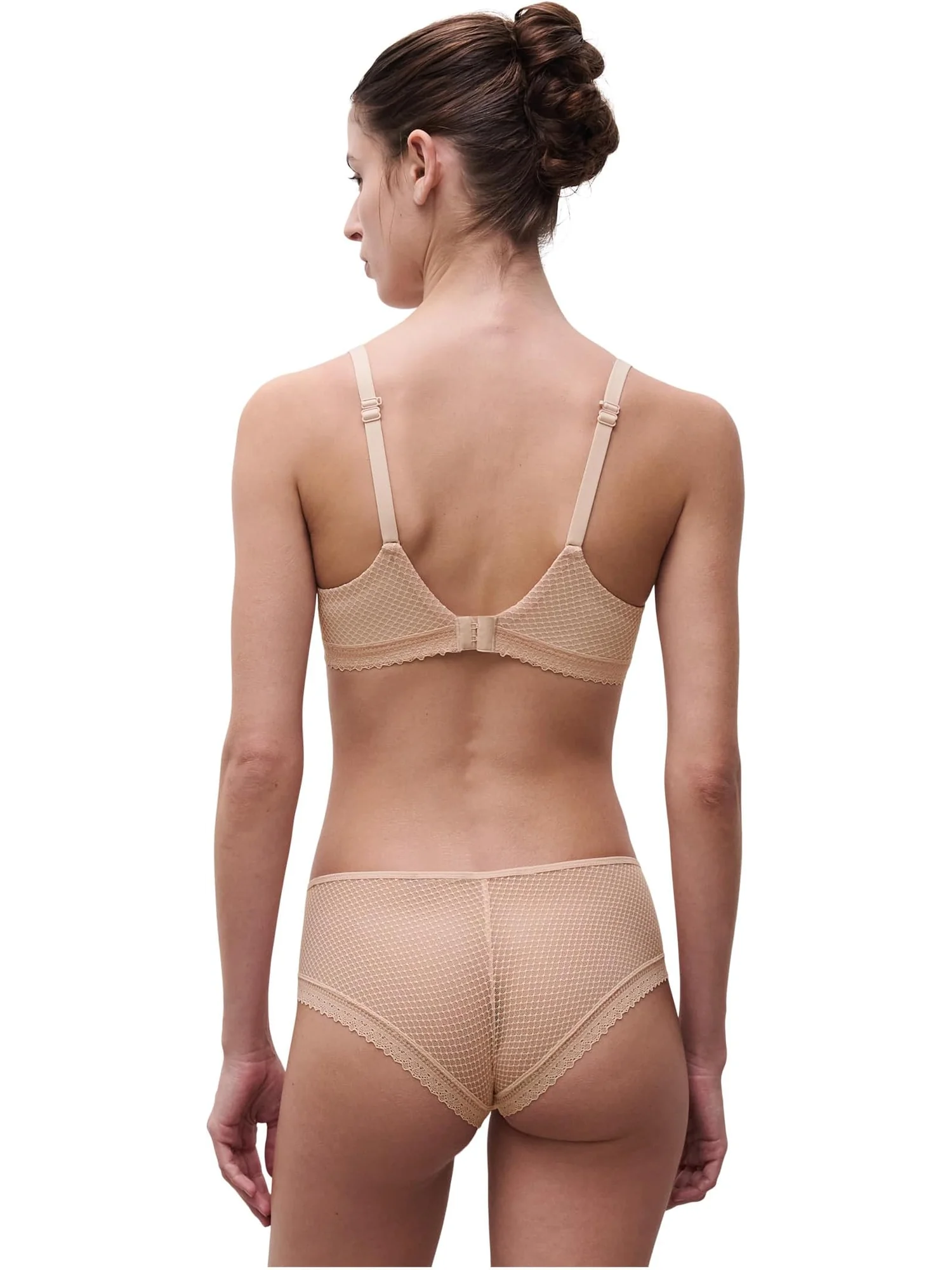 Бюстгальтер Chantelle Romance Lightweight T-shirt Bra — 2