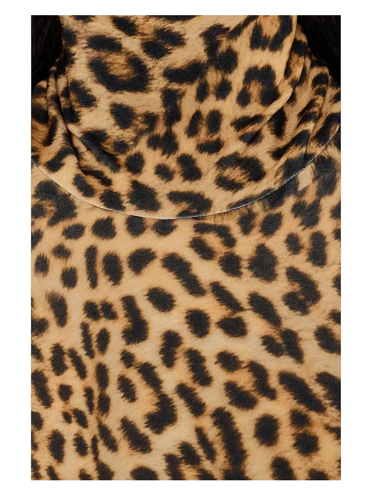 Женское платье Norma Kamali Halter Turtle Side Slit, Cheetah Patch — 5