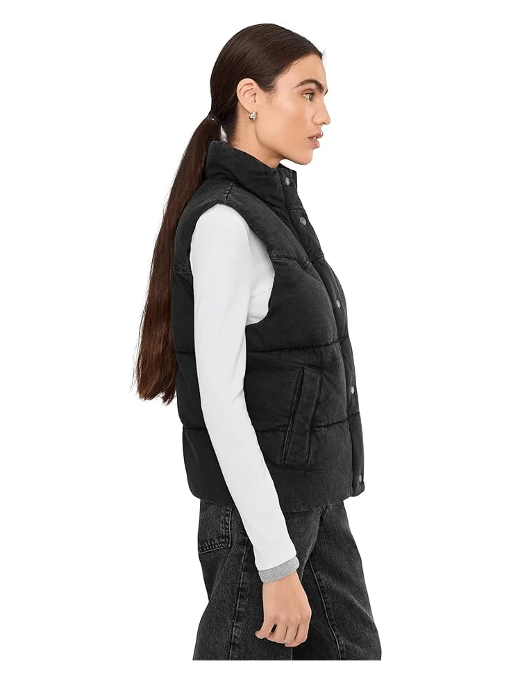 Женская джинсовая пуховик-жилет Levi's Denim Puffer — 3