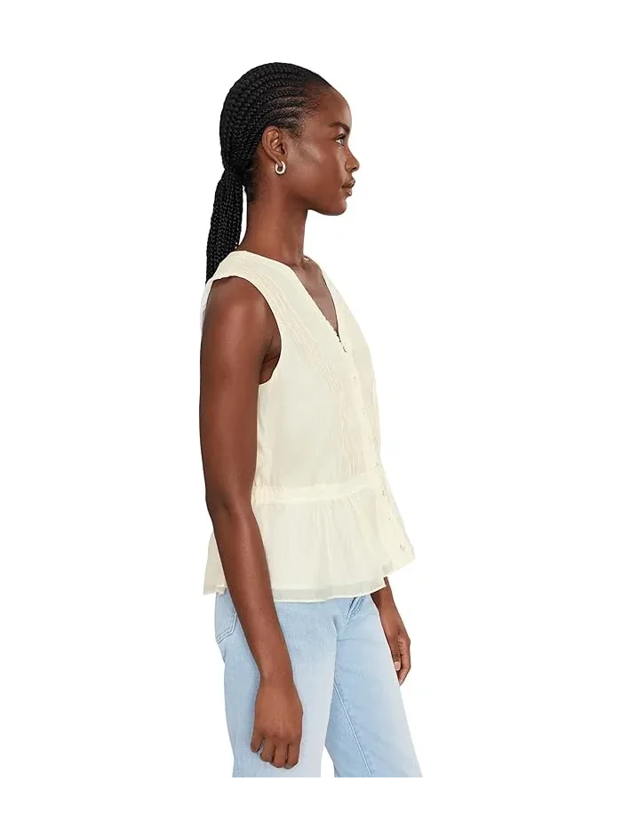 Блузка с кружевной отделкой Lace Trim Shell Vince Camuto — 3
