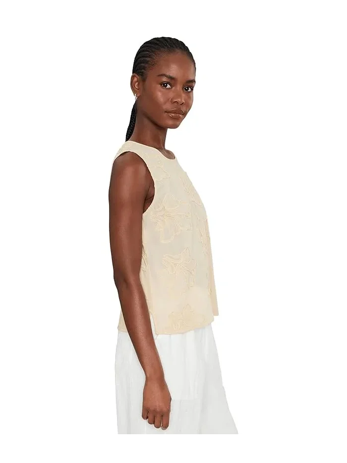 Блуза с цветочной вышивкой Boxy Tank Blouse Vince Camuto — 3