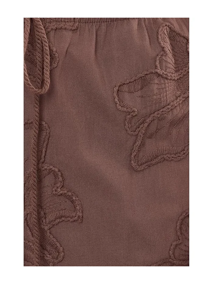 Брюки прямого кроя с цветочной вышивкой Pull On Straight Leg Pants Vince Camuto — 5