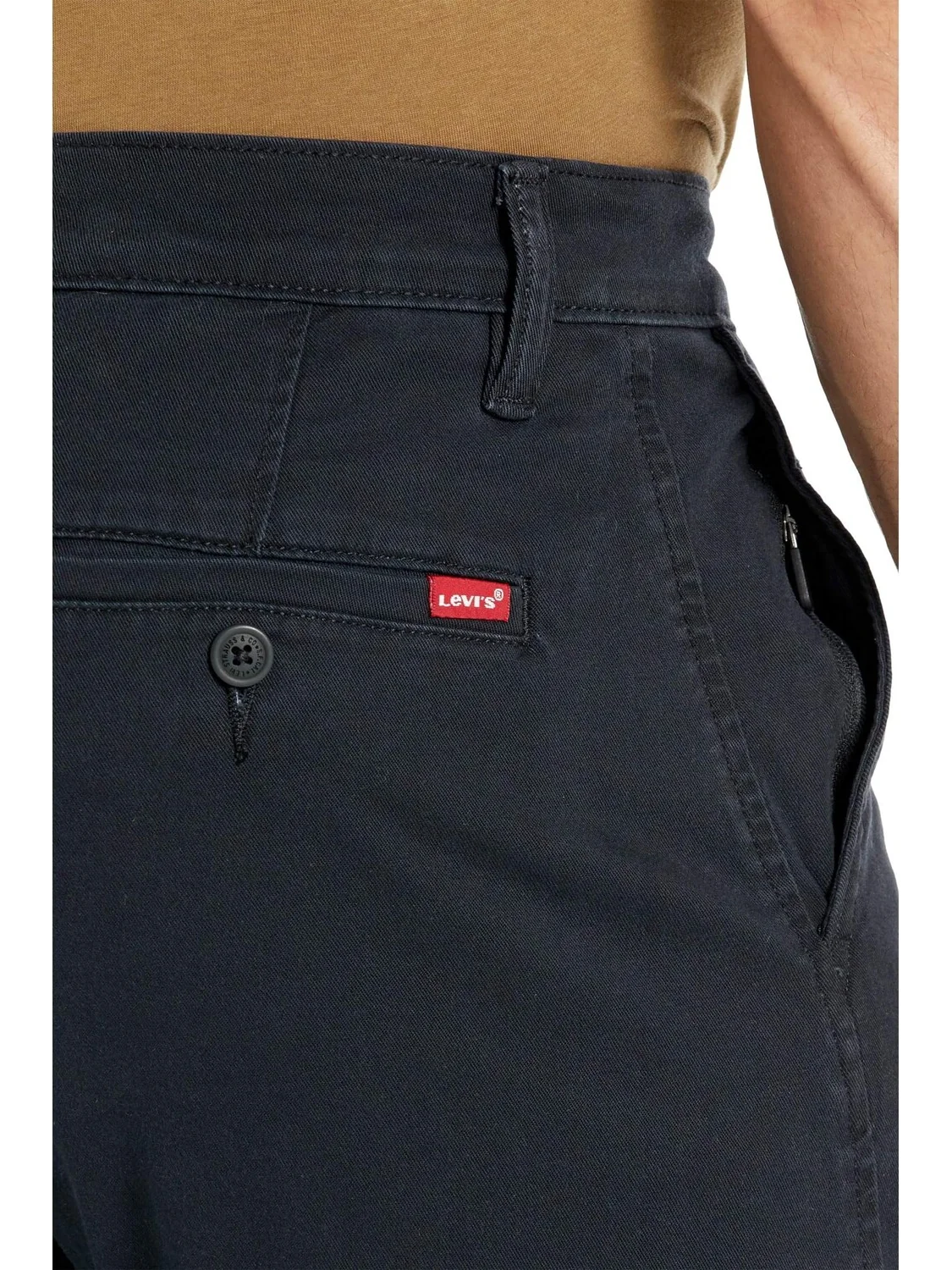 XX Стандартные зауженные брюки-чинос Levi's — 4