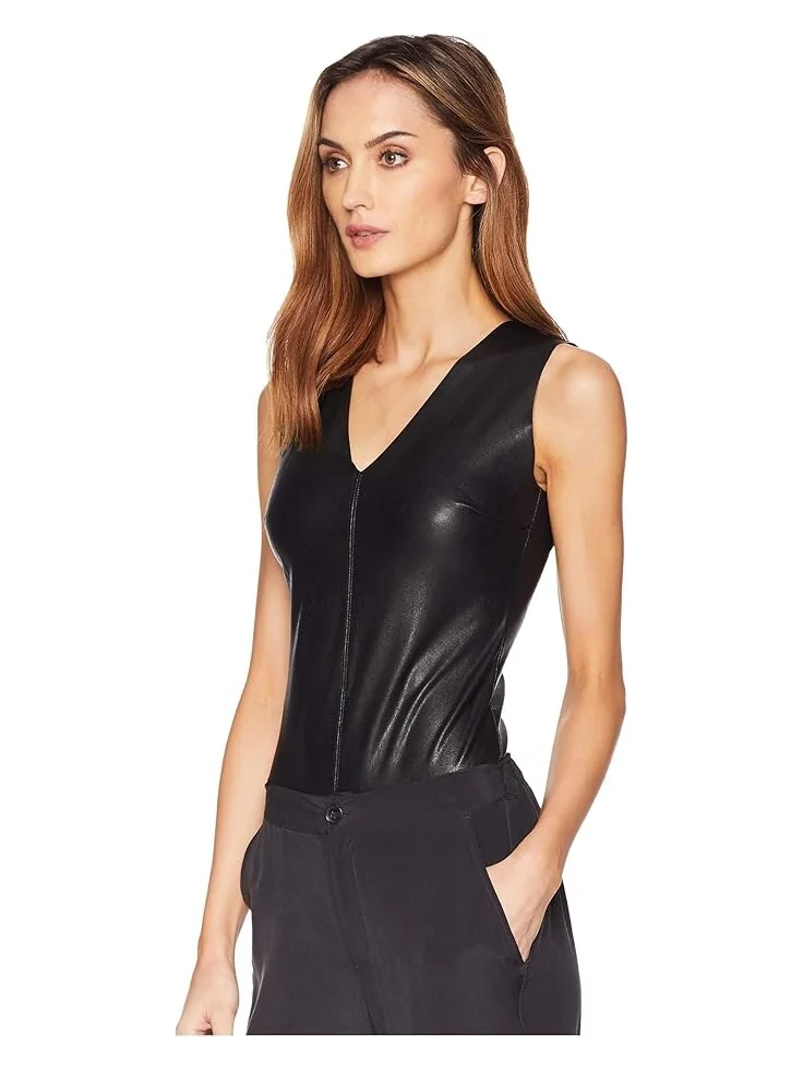 Футболка Commando Faux Leather V-Neck Bodysuit BDS014 — изображение 2 из 6, черный