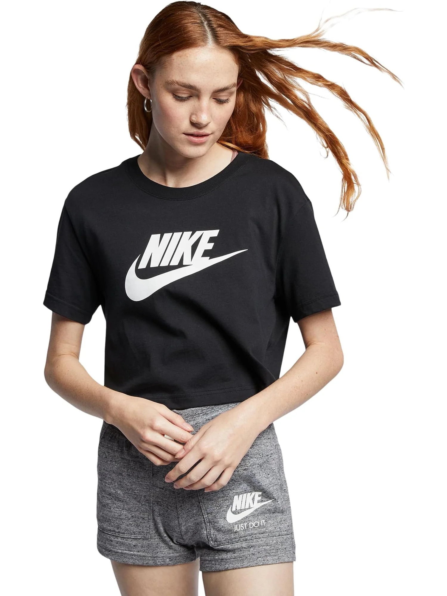 Футболка Nike Sportswear Essential Club Cropped Logo T-shirt — изображение 1 из 4, черный/белый