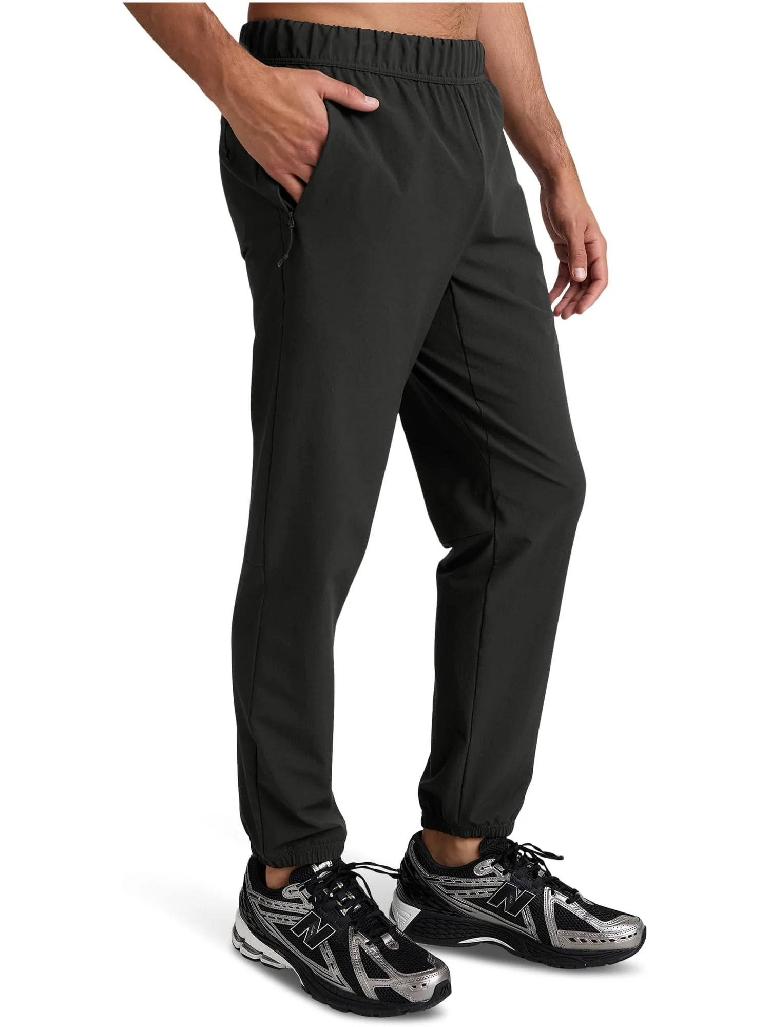 Брюки Beyond Yoga Men's Train Joggers — изображение 2 из 6, черный