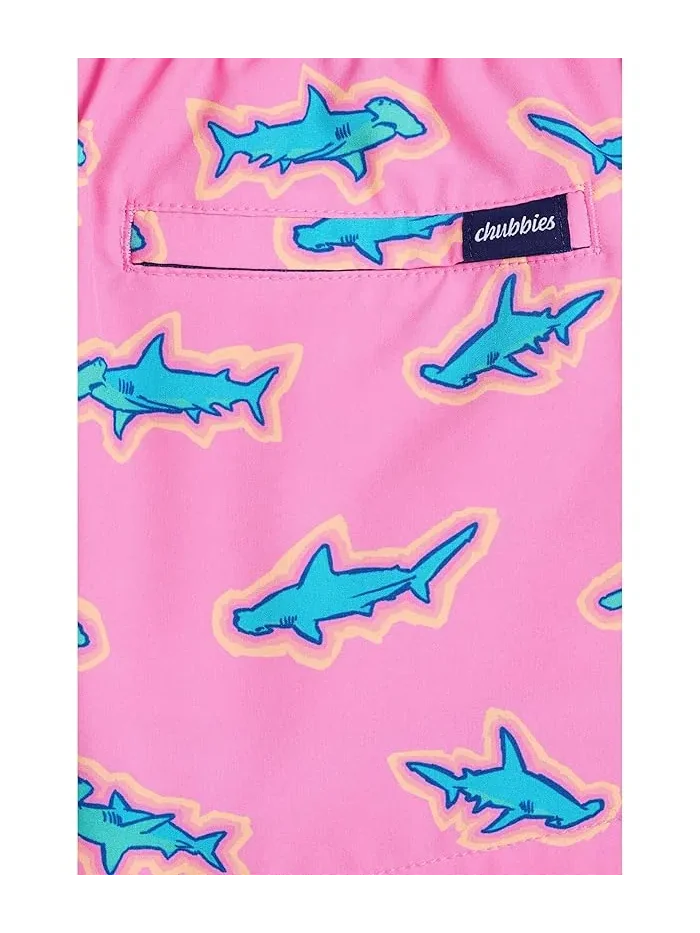 Плавки с принтом акул The Pink Apex Swimmers Chubbies Kids — изображение 3 из 3, яркий розовый