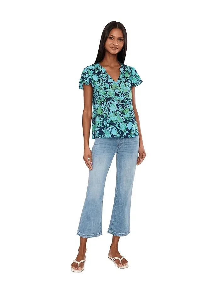 Топ с цветочным принтом Floral Shirred Flutter Sleeve Top CeCe — изображение 2 из 5, классический темно-синий