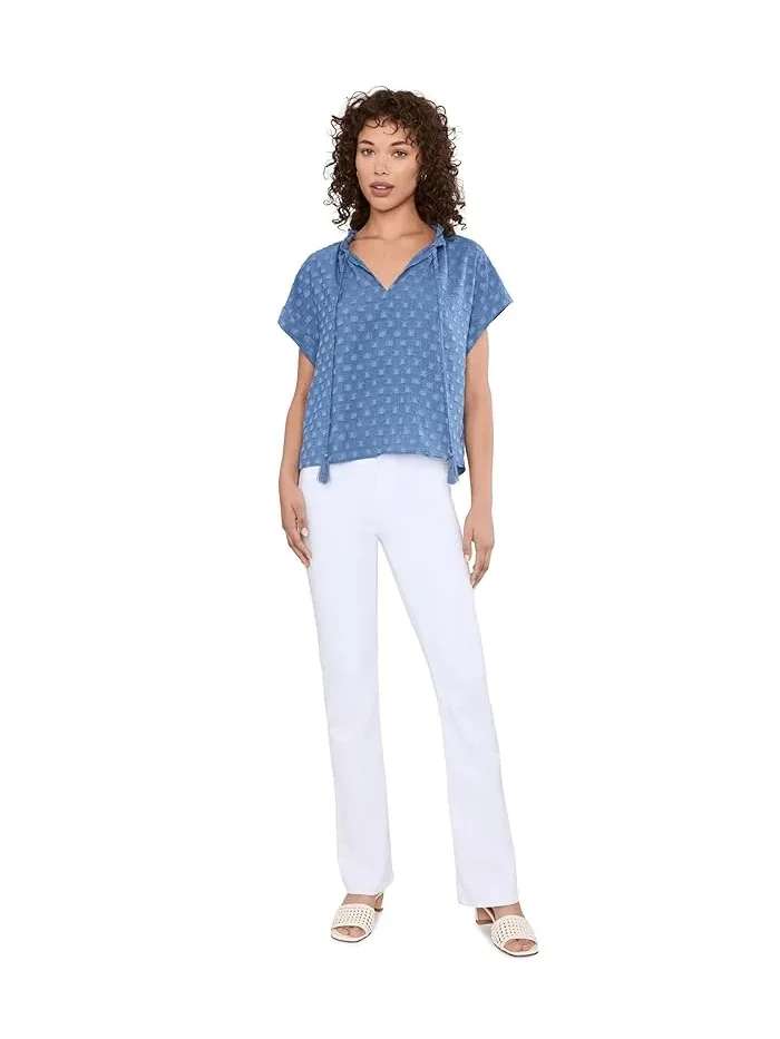 Топ с V-образным вырезом и завязкой V-neck With Front Tie And Rolledup Short Sleeve Vince Camuto — изображение 2 из 5
