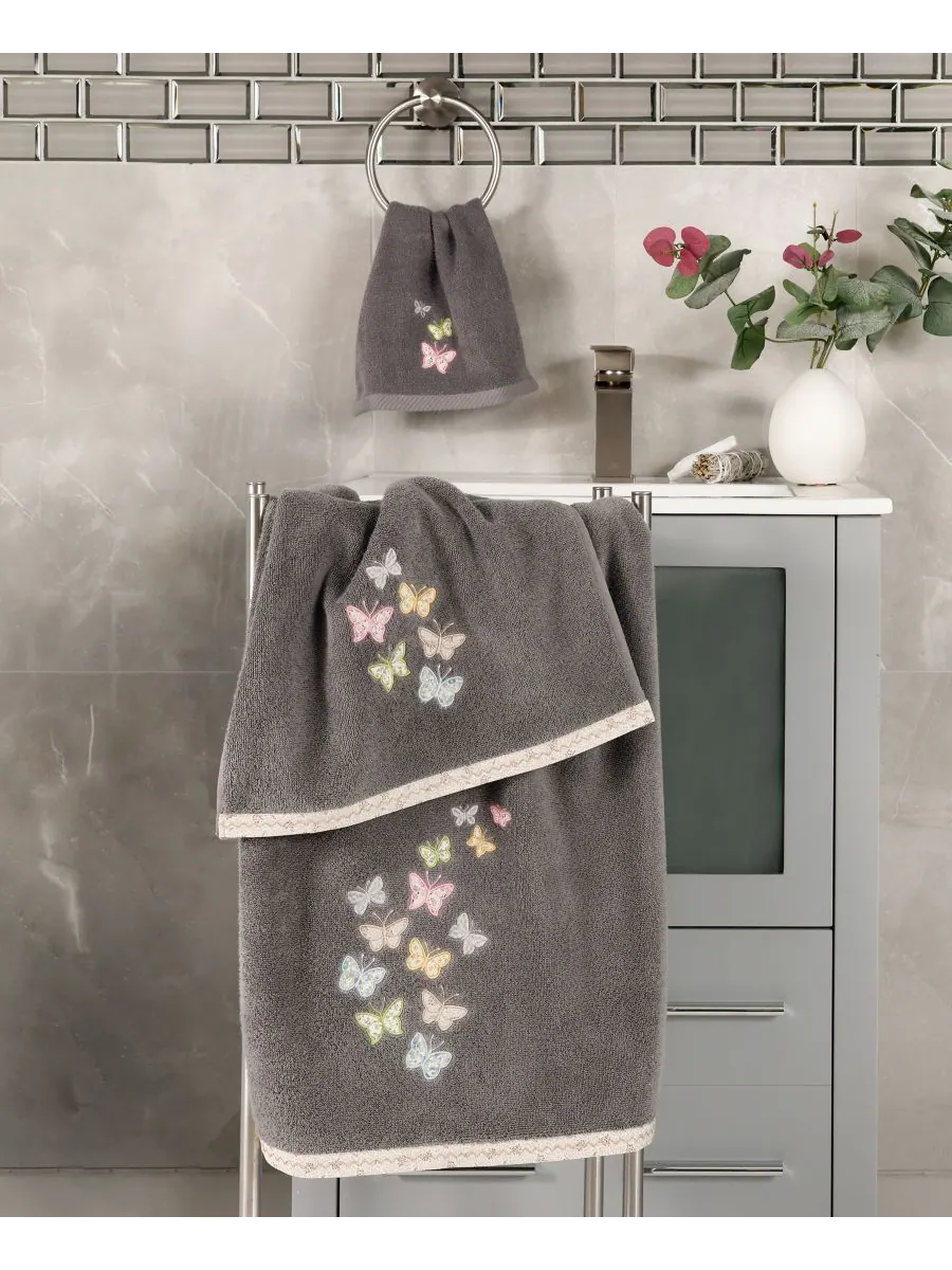 Набор из 3 банных полотенец из турецкого хлопка с вышивкой «Марипоса» Linum Home — изображение 6 из 7, темно-серый