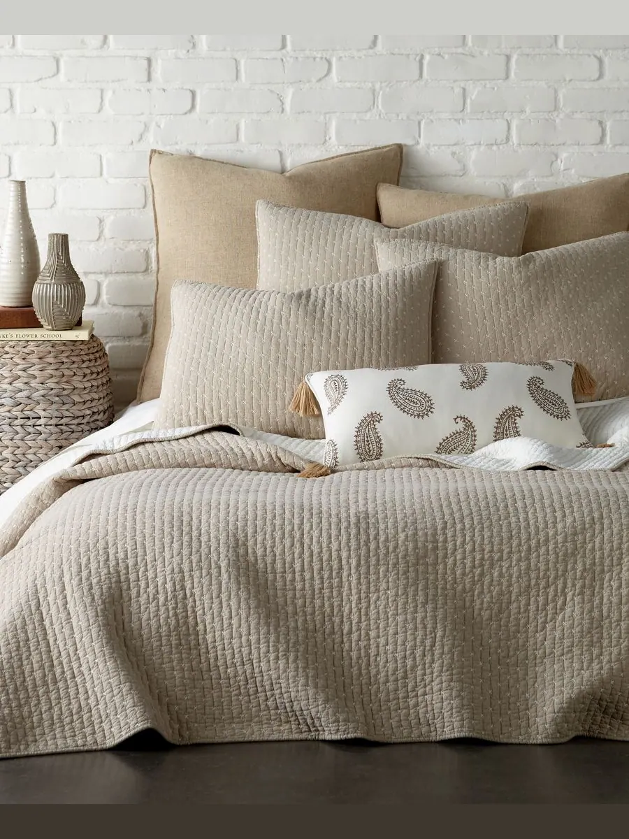 Наволочка для вышивки крестом, стандартная Levtex, Taupe, Standard Sham — изображение 3 из 3, тауп