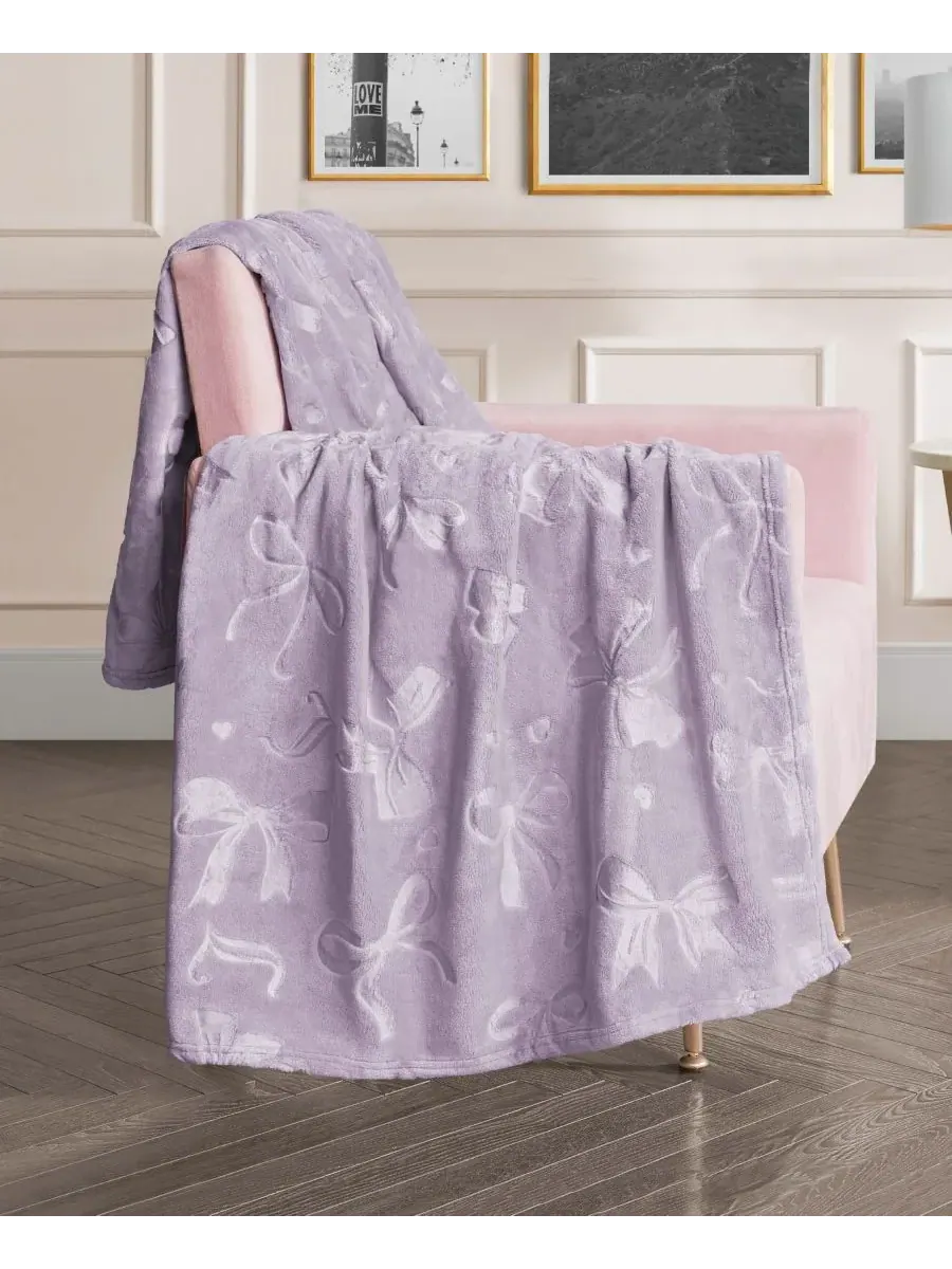 Мягкий плед большого размера с рельефным рисунком, 152 x 178 см Juicy Couture, Bow Toss Lavender — изображение 2 из 6