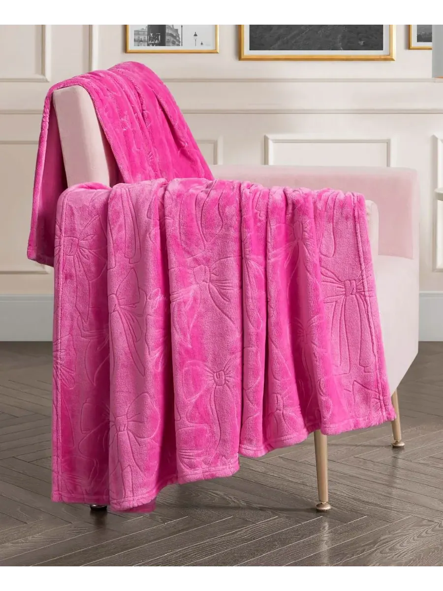 Мягкий плед большого размера с рельефным рисунком, 152 x 178 см Juicy Couture — изображение 2 из 6, розовый
