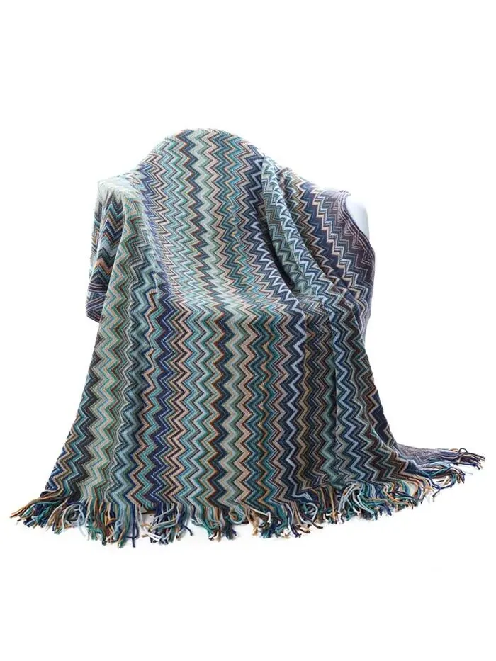 Декоративное плед с разноцветным шевронным узором, 60 x 50 дюймов Happycare Textiles — синий