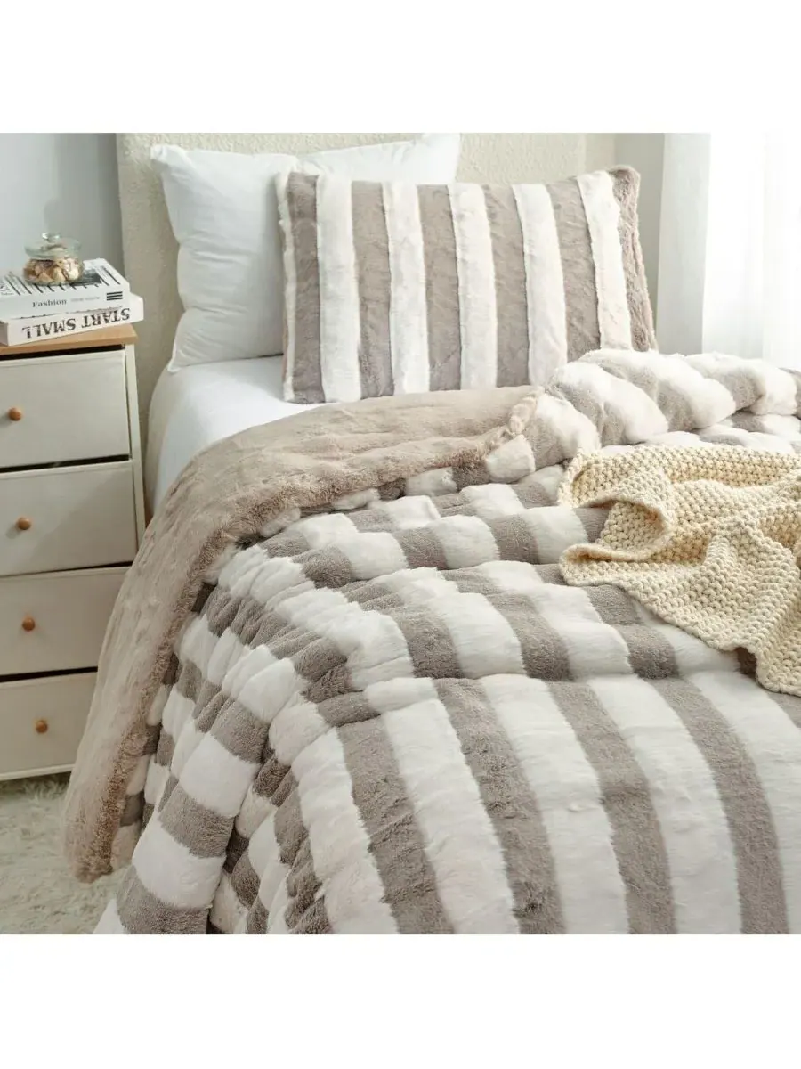 Комплект постельного белья Chunkiest Chunky Bunny Freezin Waters - Coma Inducer Oversized Comforter — изображение 3 из 4
