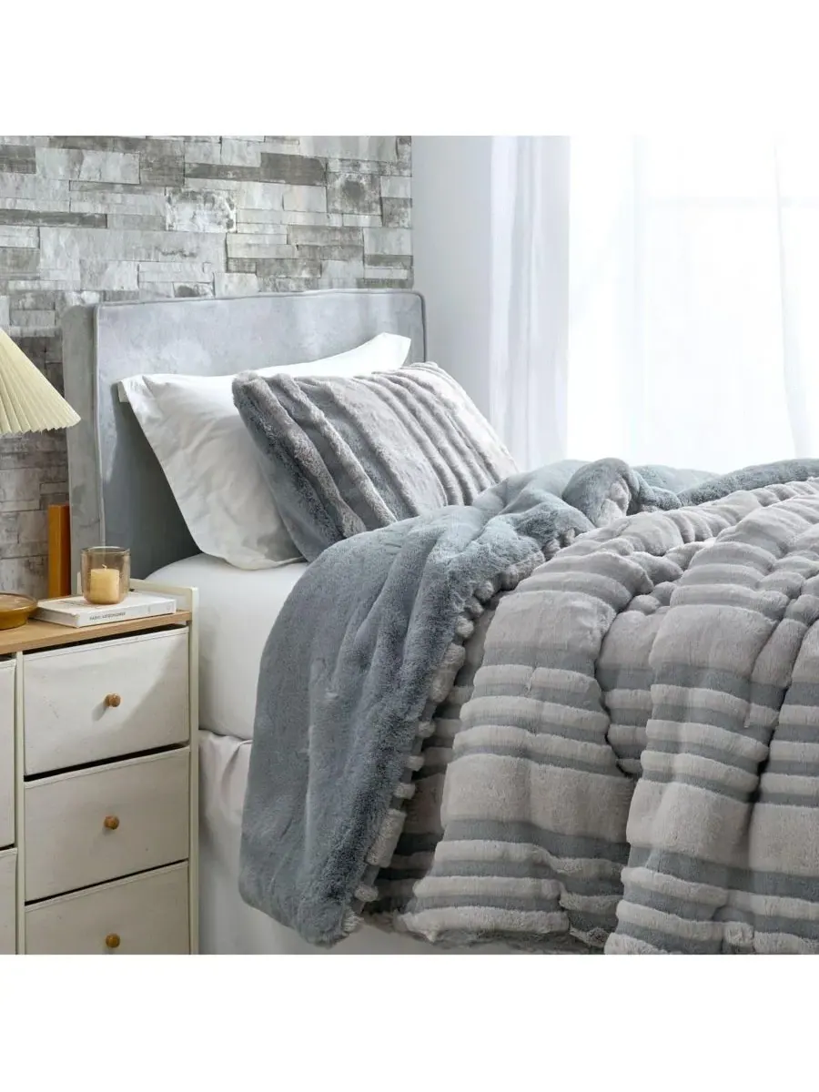 Комплект постельного белья Chunkiest Chunky Bunny Freezin Waters - Coma Inducer Oversized Comforter — изображение 3 из 4