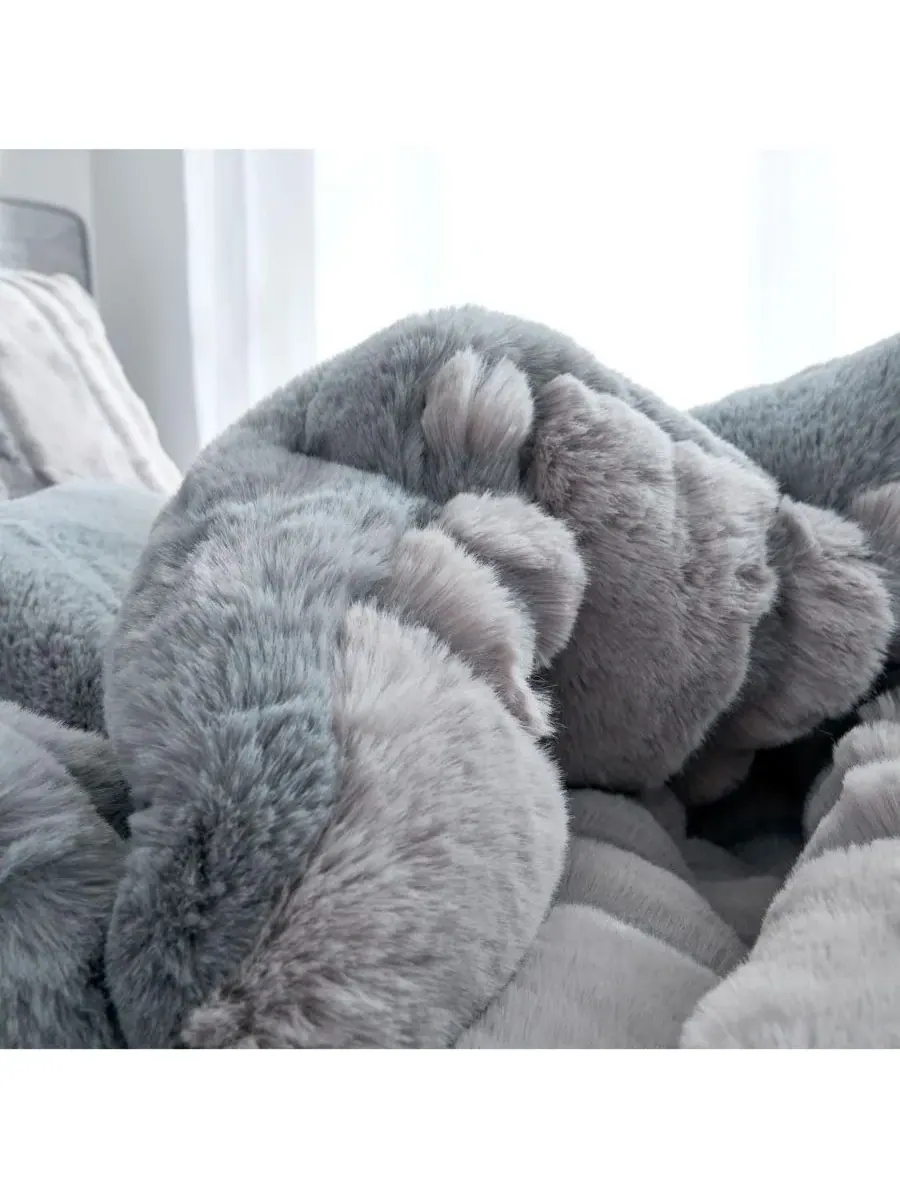 Комплект постельного белья Chunkiest Chunky Bunny Freezin Waters - Coma Inducer Oversized Comforter — изображение 4 из 4