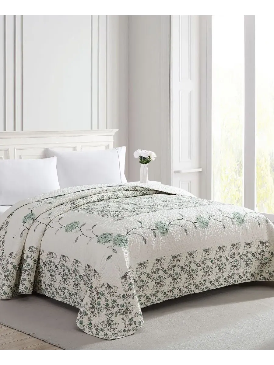 Покрывало с вышивкой гвоздики Carnation Embroidered Bedspread Beatrice Home Fashions — зеленый
