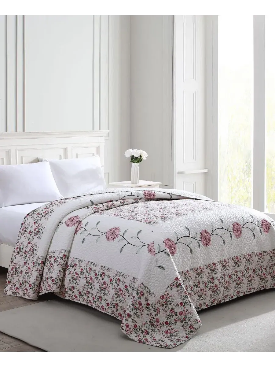 Покрывало с вышивкой гвоздики Carnation Embroidered, Queen Beatrice Home Fashions