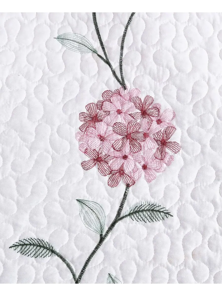 Покрывало с вышивкой гвоздики Carnation Embroidered, Queen Beatrice Home Fashions — изображение 3 из 3, розовый