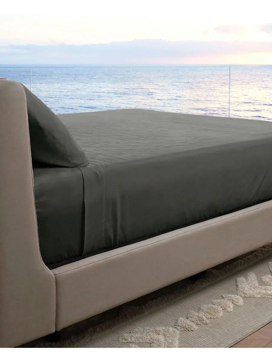 Комплект постельного белья Resort Sateen из терморегулирующей вискозы, 4 предмета Cariloha — изображение 6 из 9, оникс