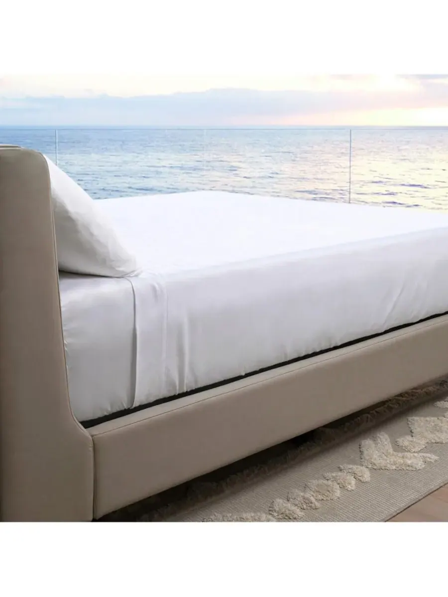 Комплект постельного белья Resort Sateen из терморегулирующей вискозы, 4 предмета Cariloha — изображение 4 из 9, белый