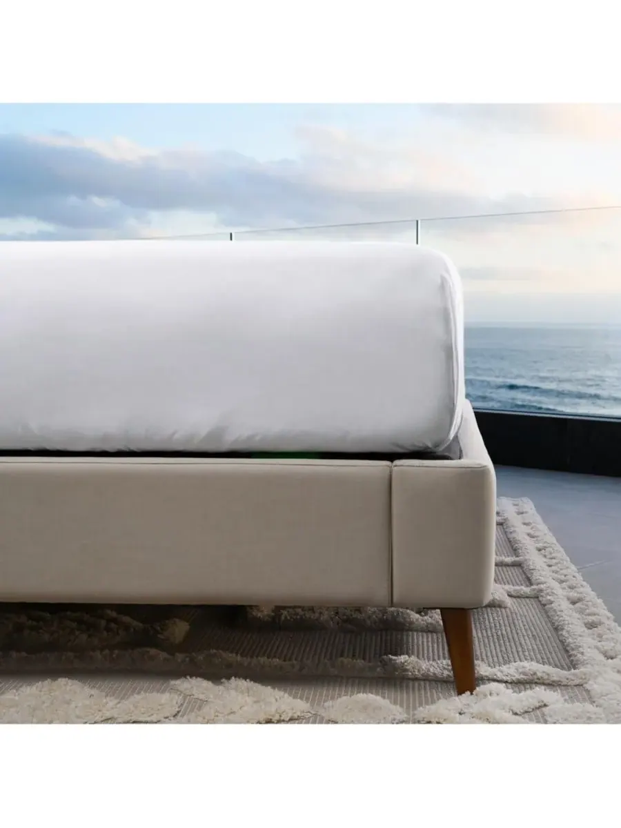 Комплект постельного белья Resort Sateen из терморегулирующей вискозы, 4 предмета Cariloha — изображение 8 из 9, белый