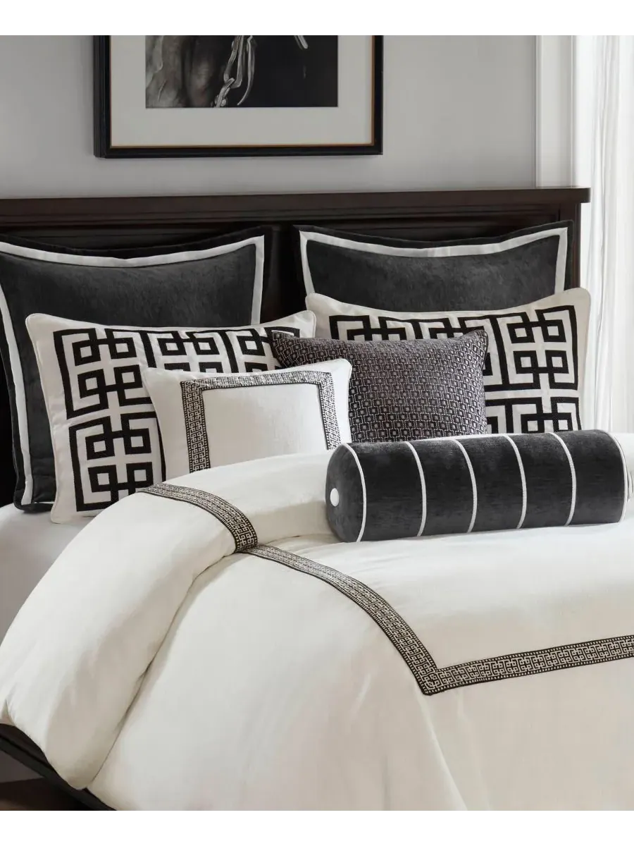 Комплект постельного белья Jarvis Embroidery из 8 предметов, размер Queen Madison Park Signature — изображение 10 из 10