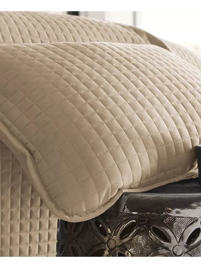 Большой однотонный комплект из трех предметов: стеганое одеяло и накидка Southshore Fine Linens — изображение 4 из 5, бежевый