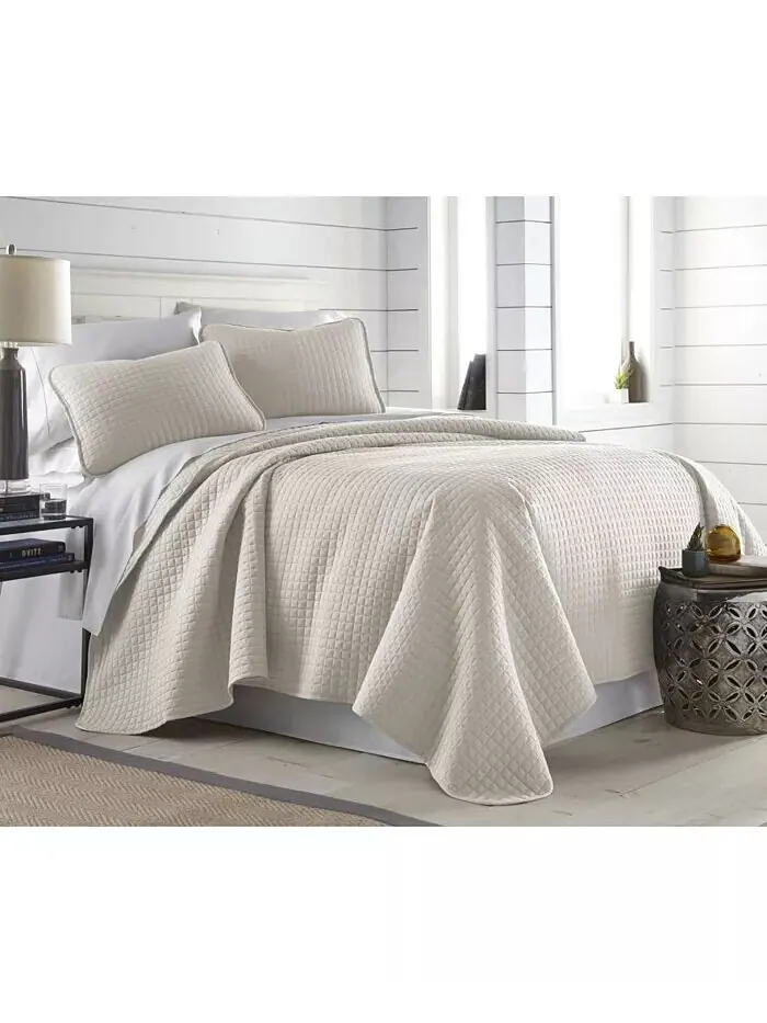 Большой однотонный комплект из трех предметов: стеганое одеяло и накидка Southshore Fine Linens — изображение 2 из 4, кость