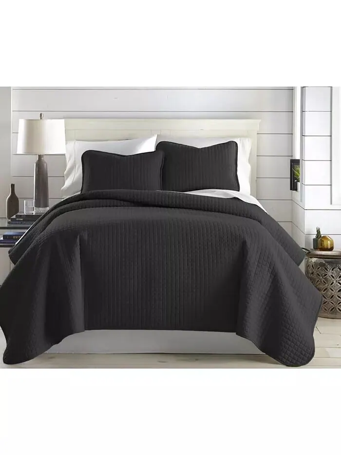 Большой однотонный комплект из трех предметов: стеганое одеяло и накидка Southshore Fine Linens — изображение 1 из 4, черный